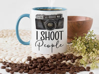 I Shoot People Mug – Gift for Photographers | Photography Cup | Birthday or Christmas Present for Togs | Fun Mug for Him & Her