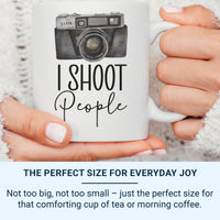 I Shoot People Mug – Gift for Photographers | Photography Cup | Birthday or Christmas Present for Togs | Fun Mug for Him & Her