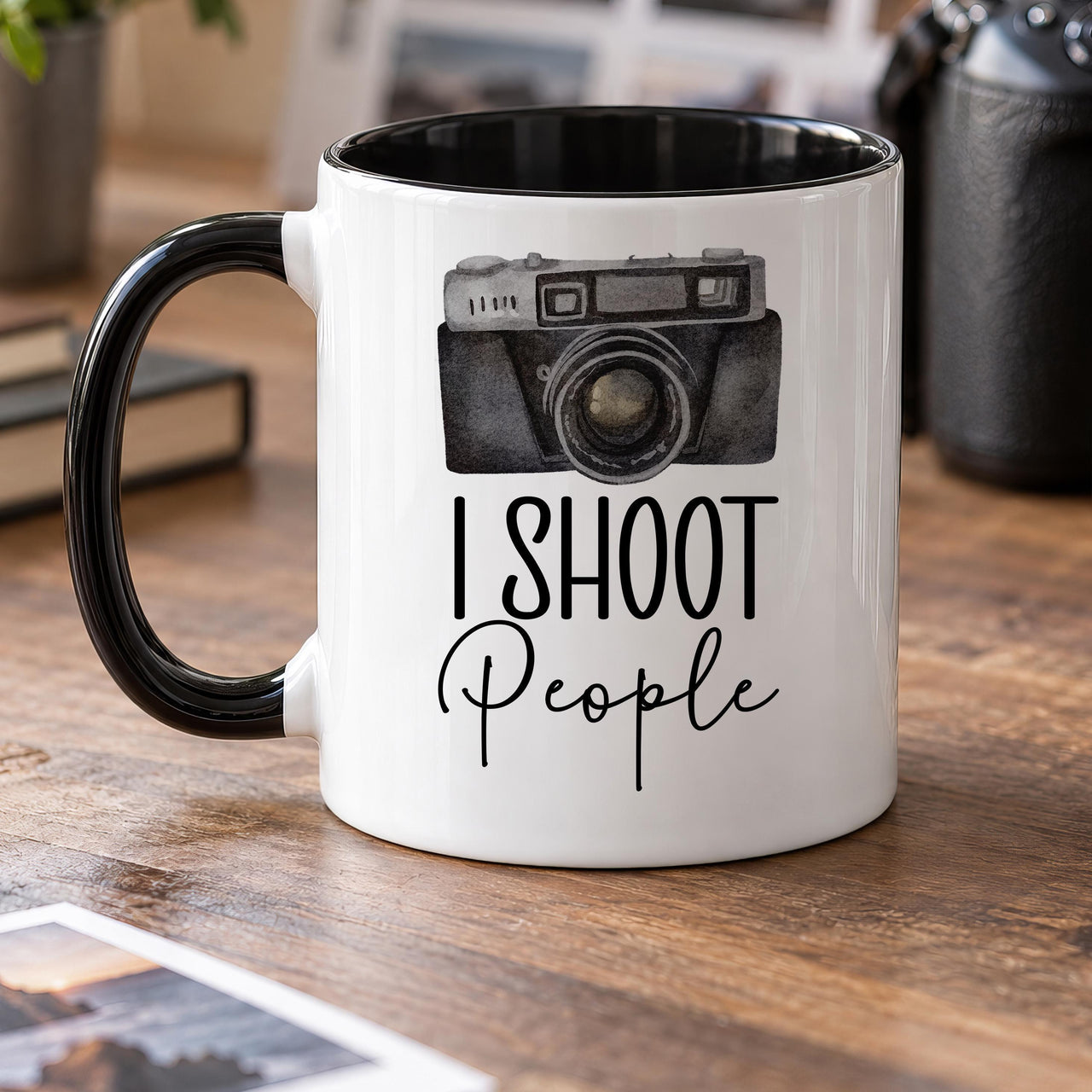 Photographer mug: white mug with black handle and inside, a watercolour vintage camera and the words I SHOOT People